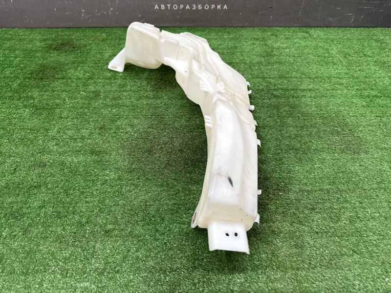 Бачок стеклоомывателя Ford Focus 2