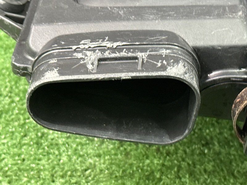 Корпус воздушного фильтра mazda mazda 3 BK