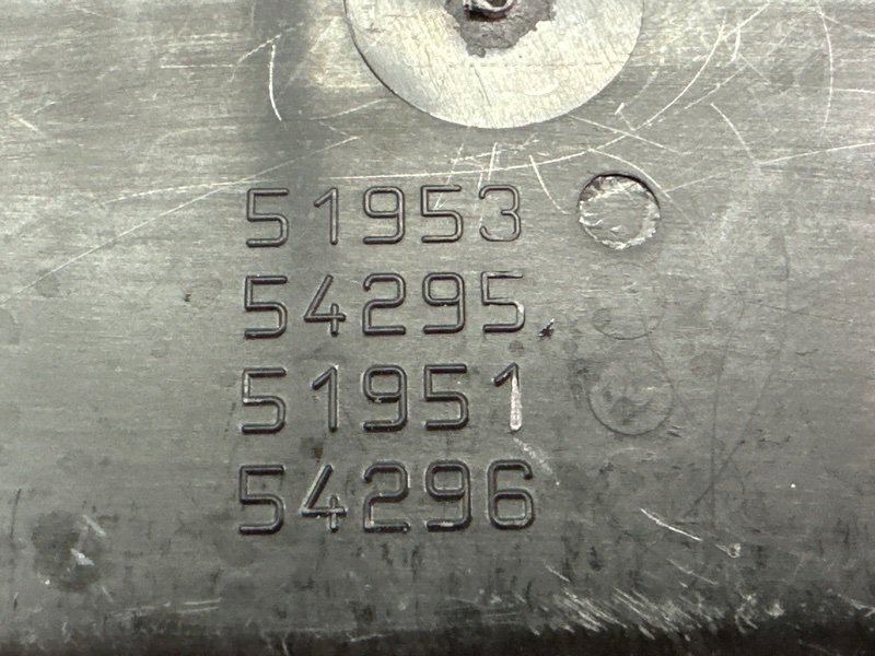 Корпус воздушного фильтра Peugeot 407