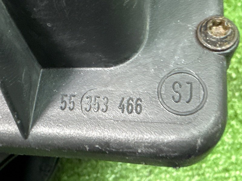 Корпус воздушного фильтра Opel Astra H