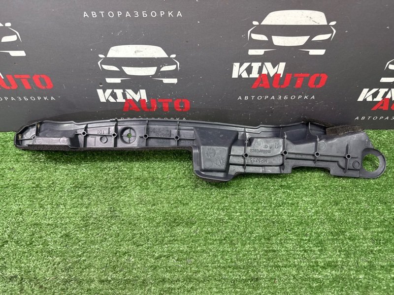 Пыльник крыла Peugeot 107