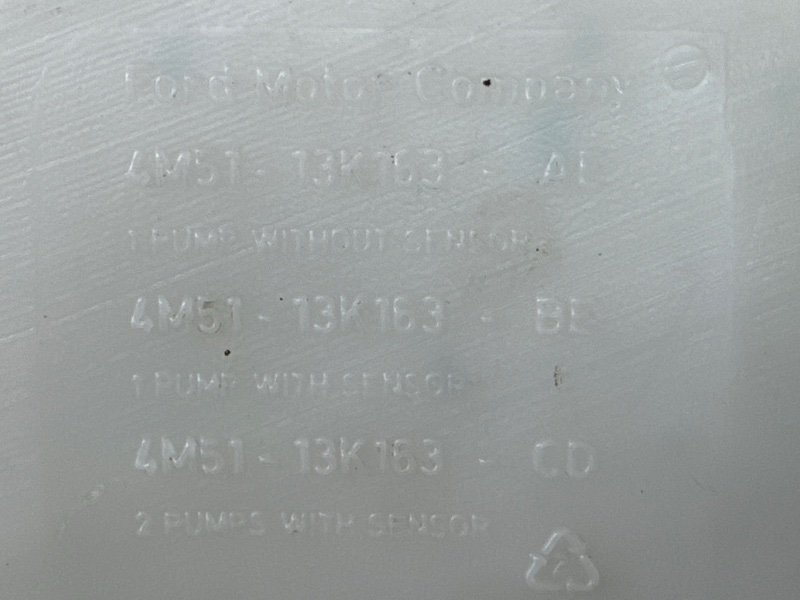 Бачок стеклоомывателя Ford Focus 2