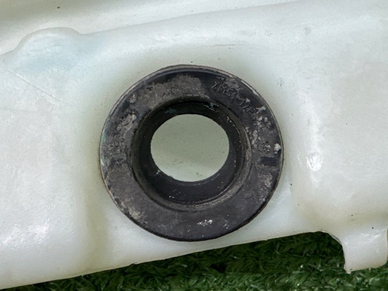 Бачок стеклоомывателя Ford Focus 2