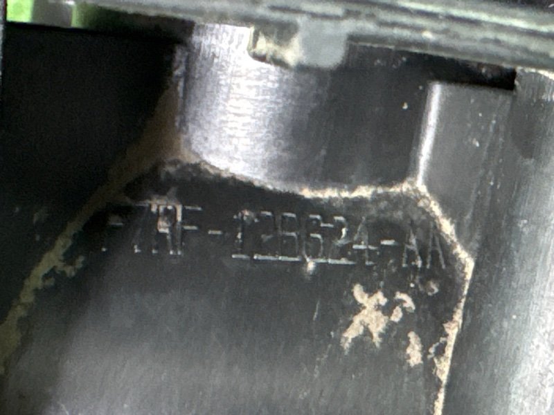 Корпус воздушного фильтра Ford Ka