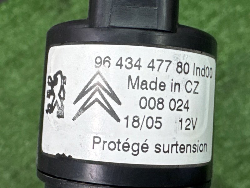 Моторчик стеклоомывателя Peugeot 407