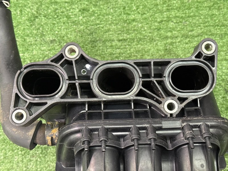 Коллектор впускной Toyota Yaris