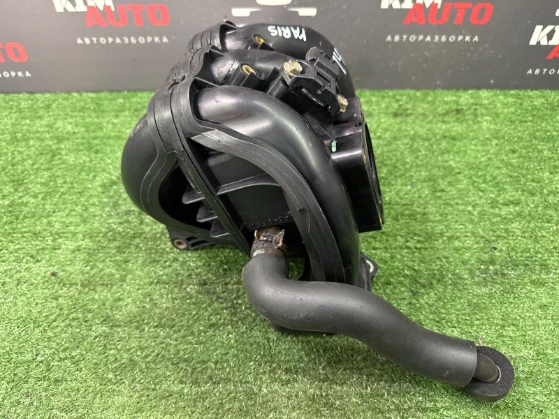 Коллектор впускной Toyota Yaris