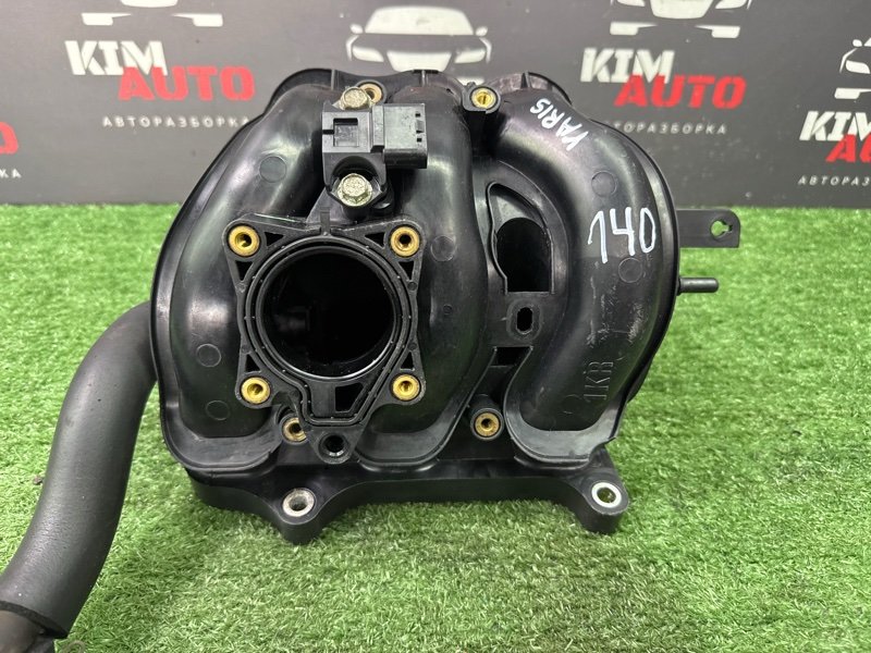 Коллектор впускной Toyota Yaris