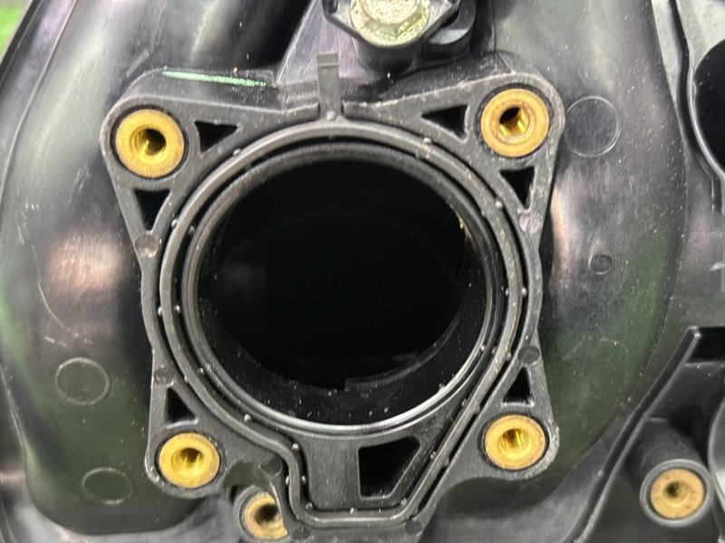 Коллектор впускной Toyota Yaris