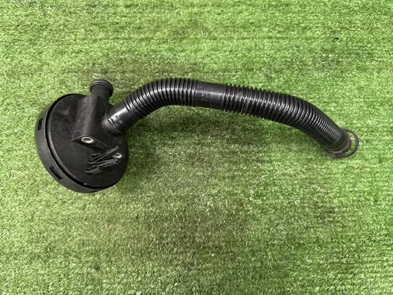 Клапан вентиляции картерных газов Volkswagen Polo