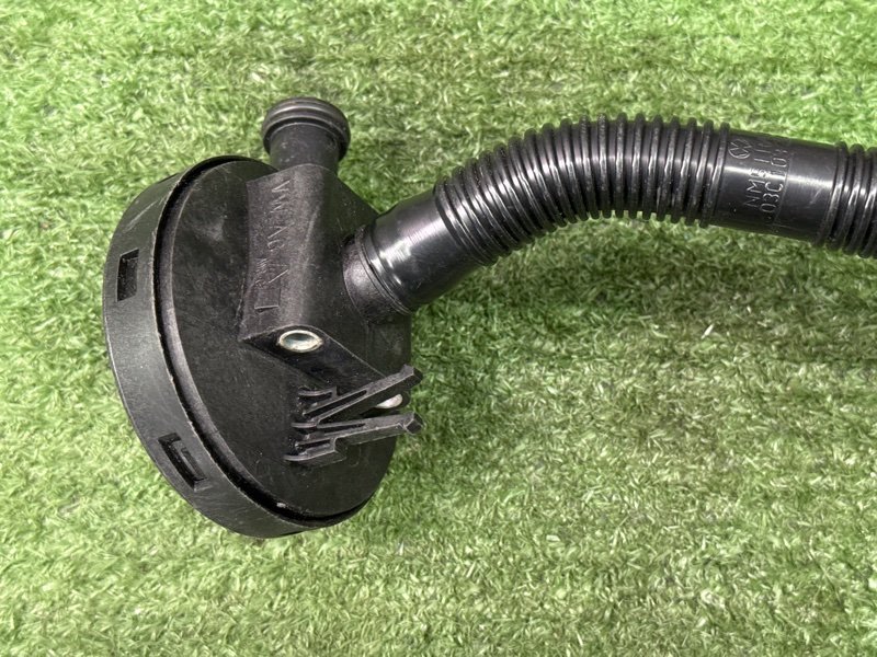 Клапан вентиляции картерных газов Volkswagen Polo