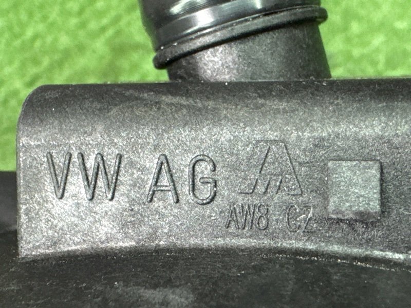 Клапан вентиляции картерных газов Volkswagen Polo