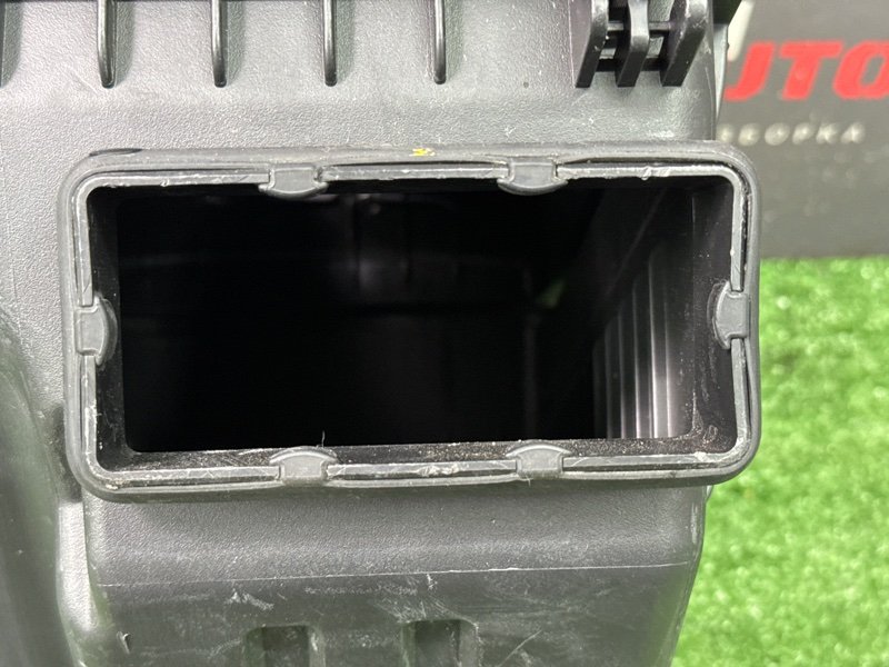 Корпус воздушного фильтра Hyundai Santa Fe