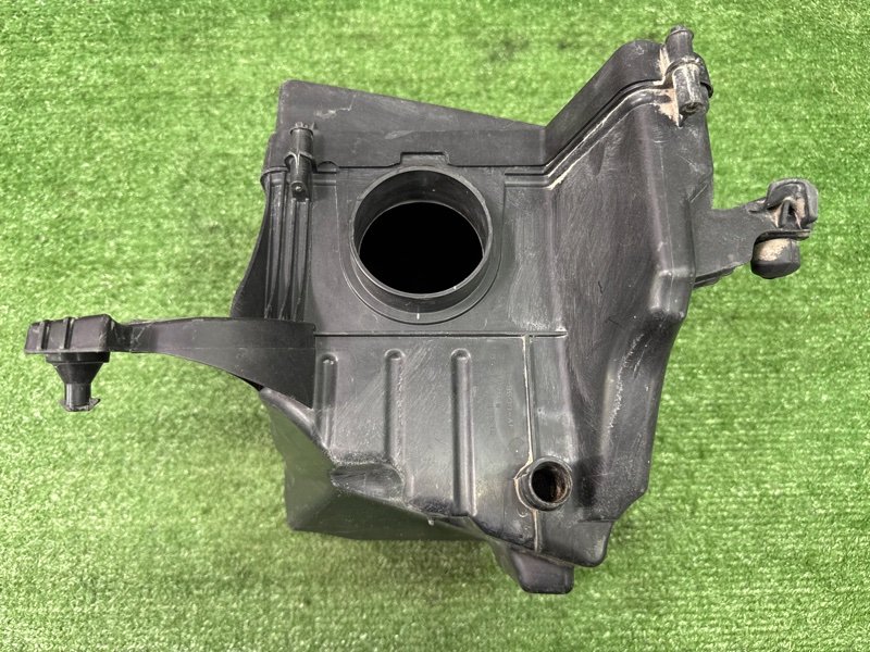 Корпус воздушного фильтра Ford Focus 2