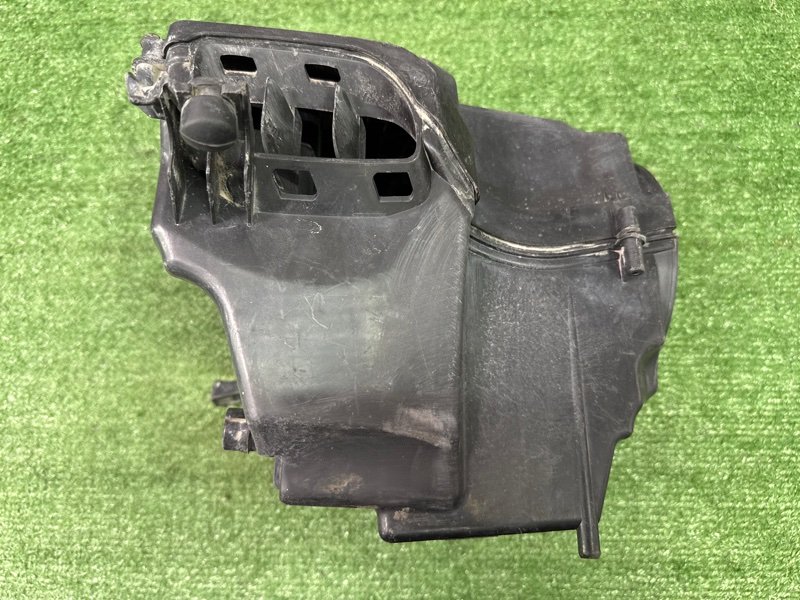 Корпус воздушного фильтра Ford Focus 2