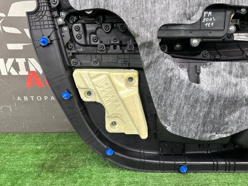 Обшивка двери Kia Soul 2014 SW