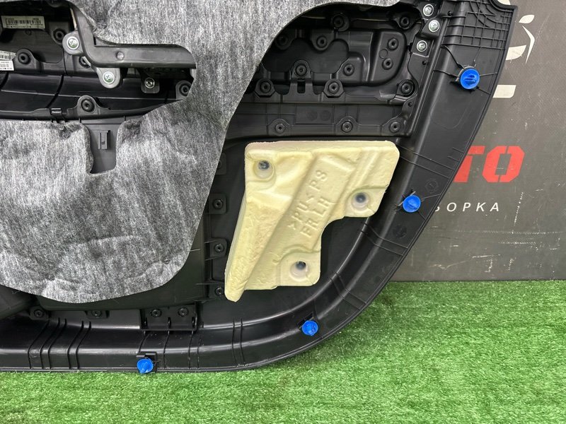 Обшивка двери Kia Soul 2014 SW