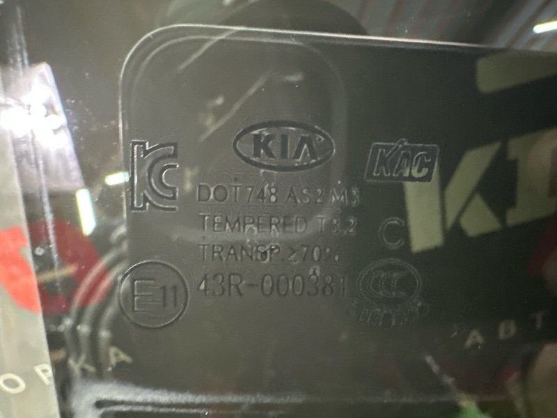 Стекло двери Kia Soul 2014 SW