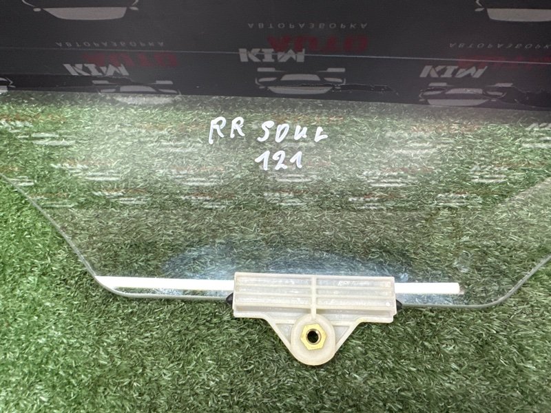 Стекло двери Kia Soul 2014 SW