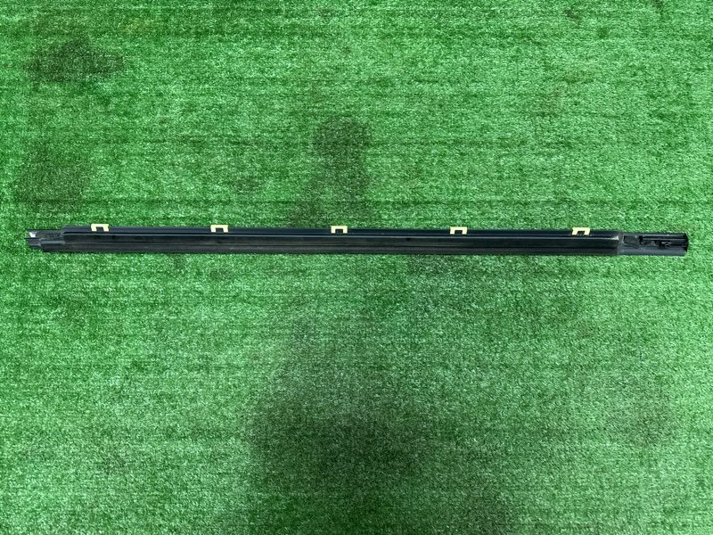 Уплотнитель стекла наружный (Бархотка) Kia Soul 2014 SW