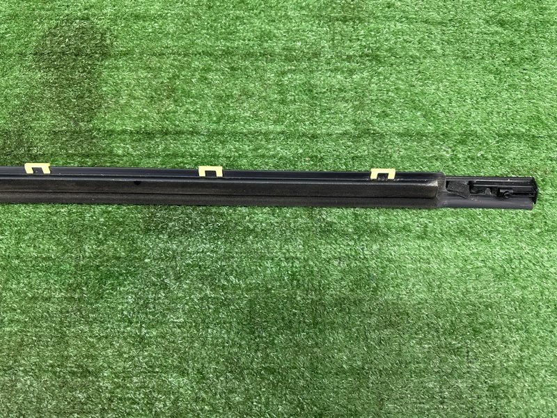 Уплотнитель стекла наружный (Бархотка) Kia Soul 2014 SW