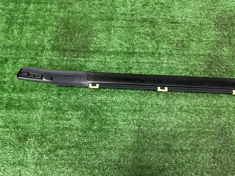 Уплотнитель стекла наружный (Бархотка) Kia Soul 2014 SW