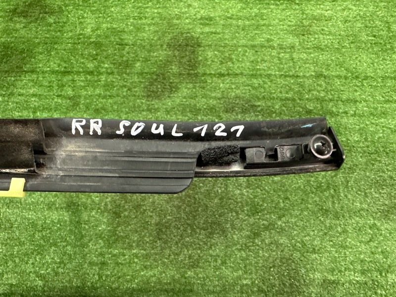 Уплотнитель стекла наружный (Бархотка) Kia Soul 2014 SW