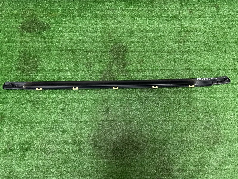 Уплотнитель стекла наружный (Бархотка) Kia Soul 2014 SW