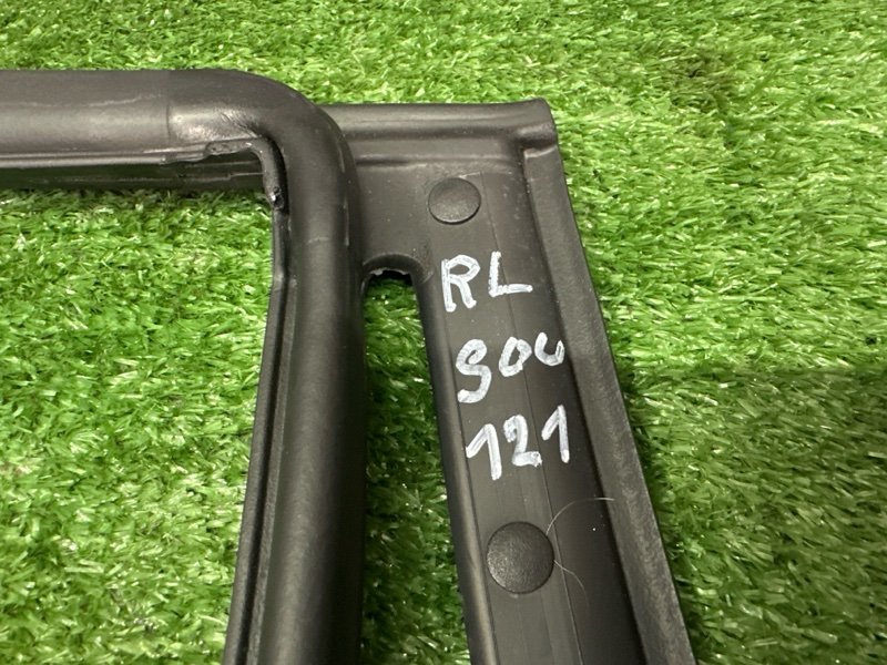 Уплотнитель двери Kia Soul 2014 SW