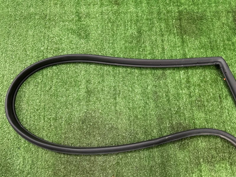 Уплотнитель двери Kia Soul 2014 SW