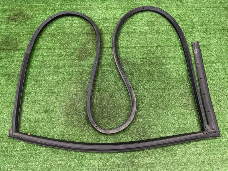 Уплотнитель двери Kia Soul 2014 SW