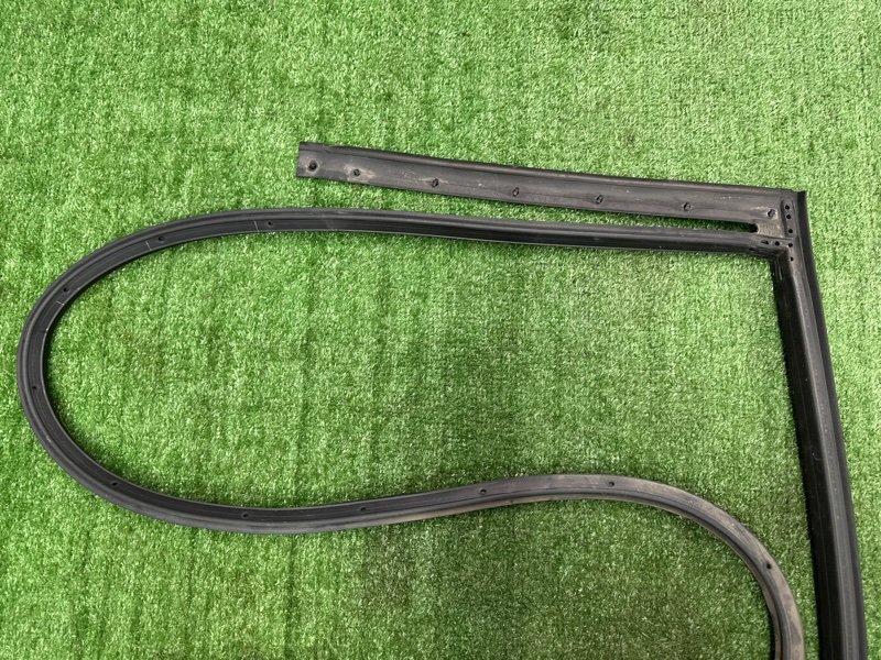 Уплотнитель двери Kia Soul 2014 SW