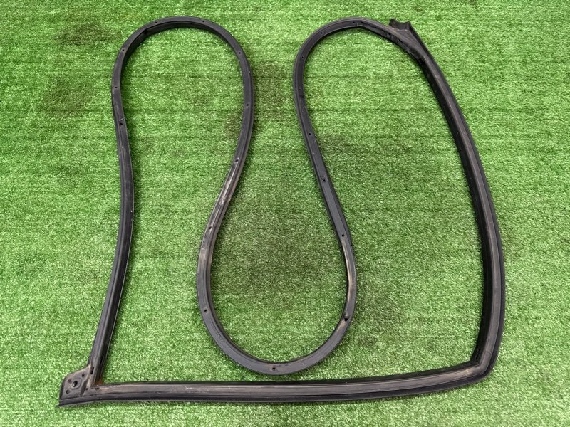 Уплотнитель двери Kia Soul 2014 SW