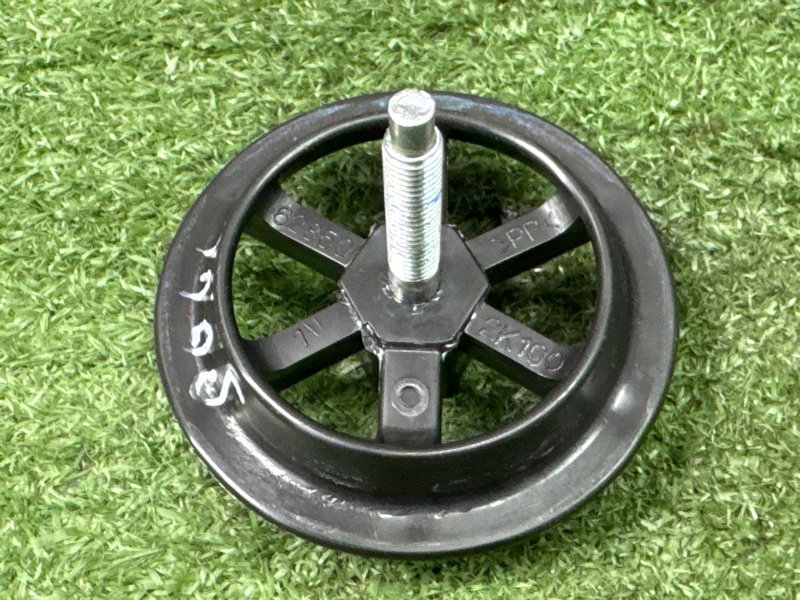 Болт крепления запасного колеса Kia Soul 2014 SW