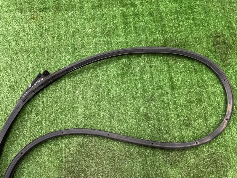 Уплотнитель двери Kia Soul 2014 SW