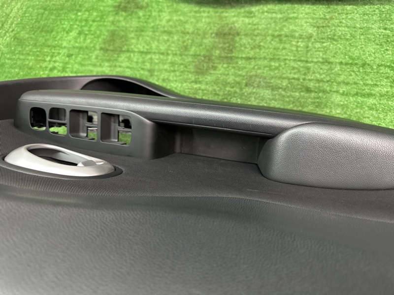 Обшивка двери Kia Soul 2014 SW