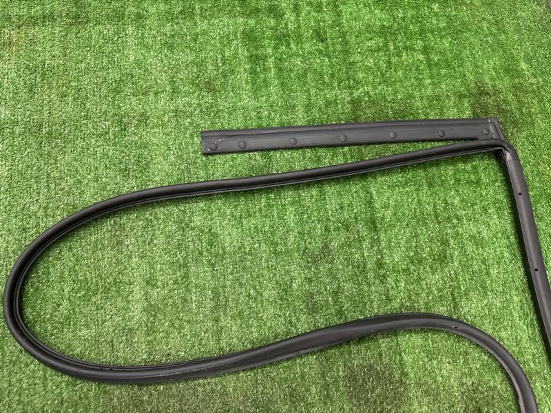 Уплотнитель двери Kia Soul 2014 SW