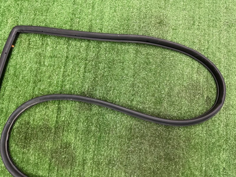 Уплотнитель двери Kia Soul 2014 SW