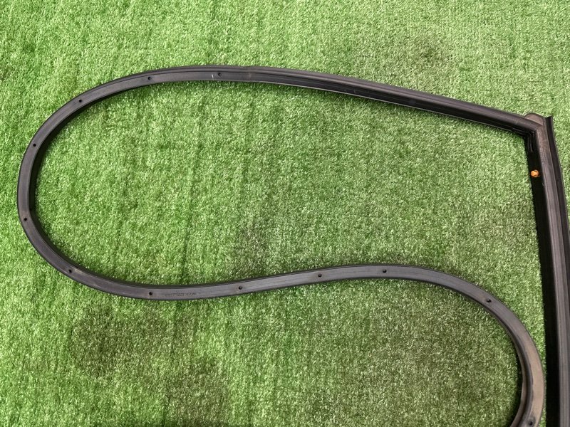 Уплотнитель двери Kia Soul 2014 SW