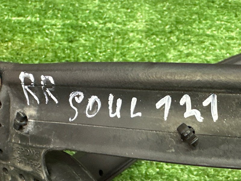 Уплотнитель двери Kia Soul 2014 SW