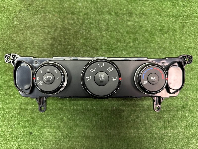 Блок управления отопителем и кондиционером Kia Soul 2014 SW