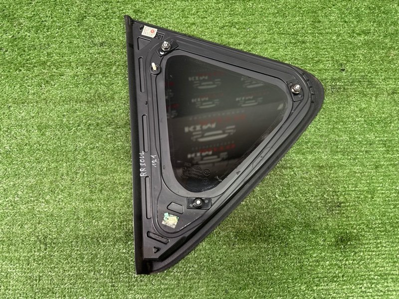 Стекло глухое заднее Kia Soul 2014 SW