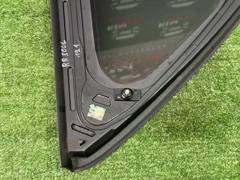 Стекло глухое заднее Kia Soul 2014 SW