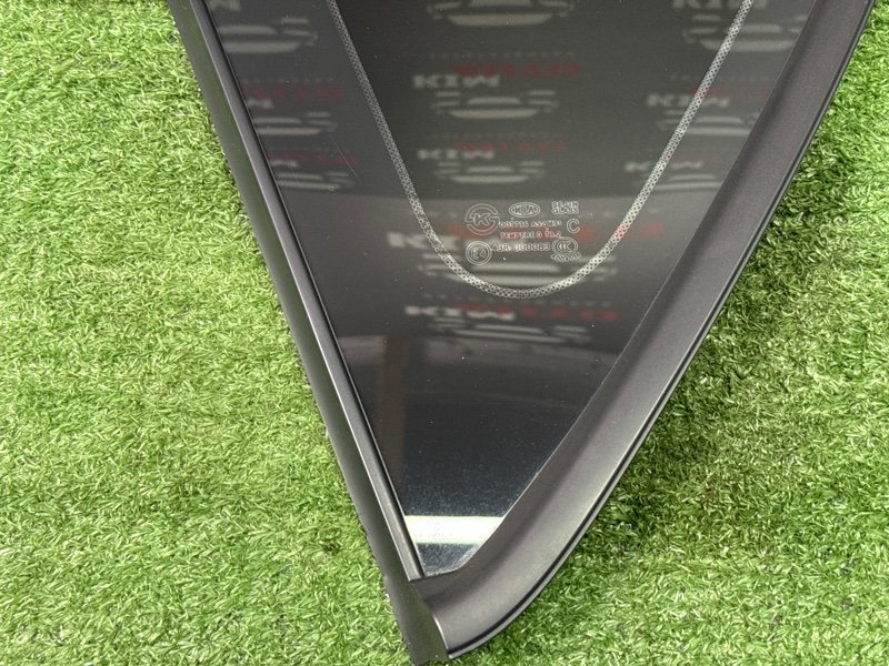 Стекло глухое заднее Kia Soul 2014 SW