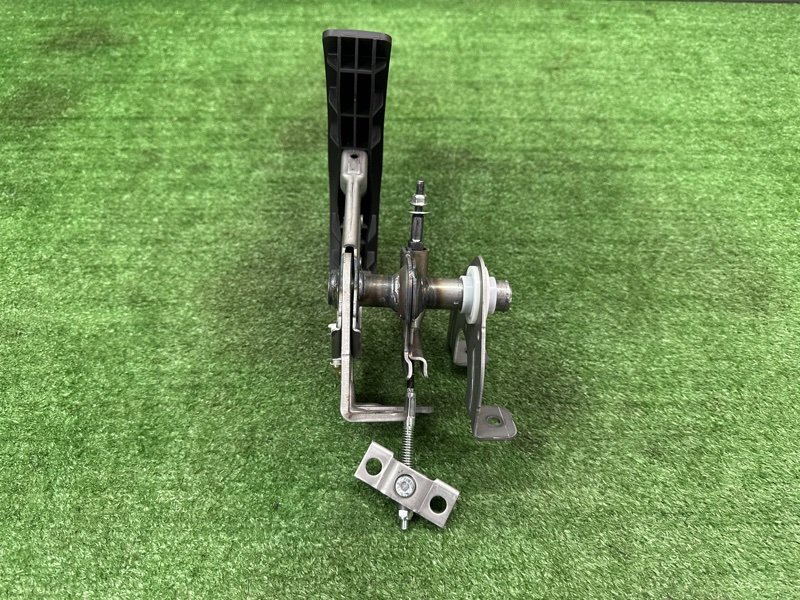 Рычаг стояночного тормоза (ручник) Kia Soul 2014 SW