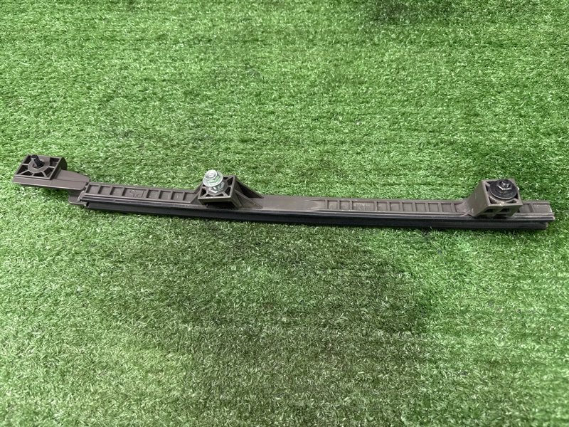 Направляющая стекла двери Kia Soul 2014 SW