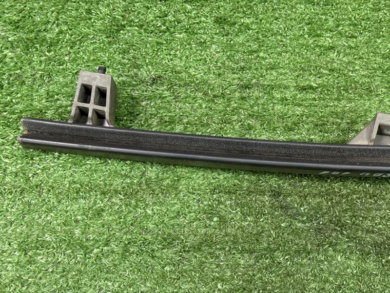 Направляющая стекла двери Kia Soul 2014 SW