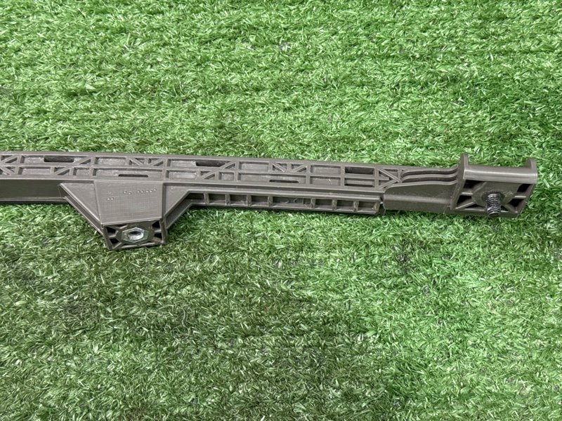 Направляющая стекла двери Kia Soul 2014 SW