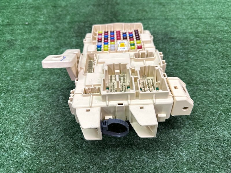 Блок предохранителей салонный Kia Soul 2014 SW