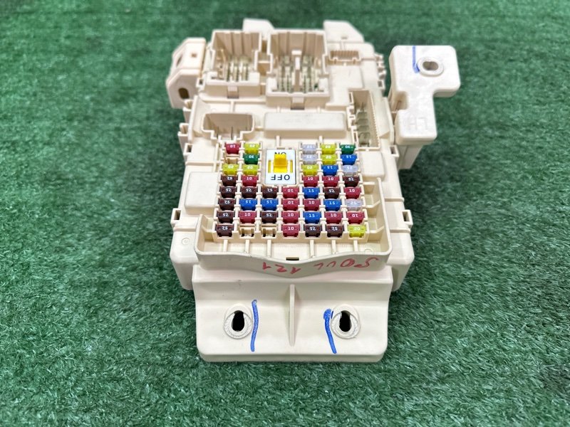 Блок предохранителей салонный Kia Soul 2014 SW